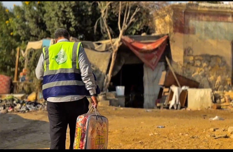 توزيع بطاطين